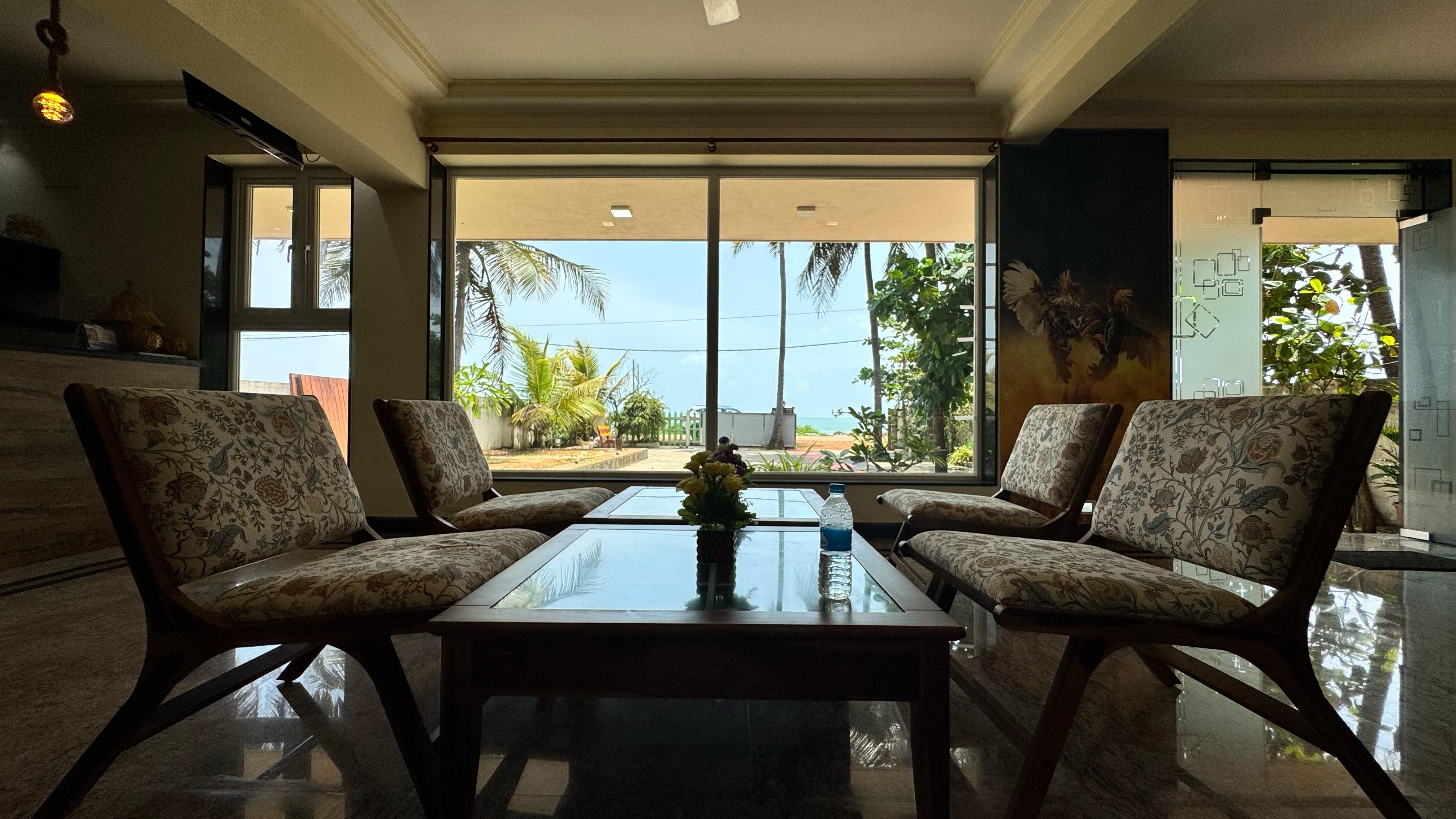 SUNSET SANDS - Tap to explore photos