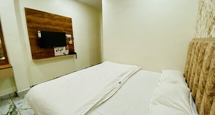 Hotel Malay inn Room Type - Deluxe Triple