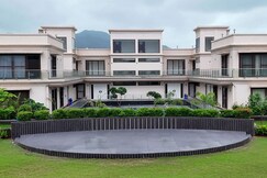 Estrella The Resort