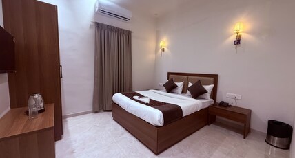 HOTEL MIDTOWN Room Type - PREMIUM DELUXE