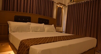 Gokulam Resorts Room Type - DELUXE AC