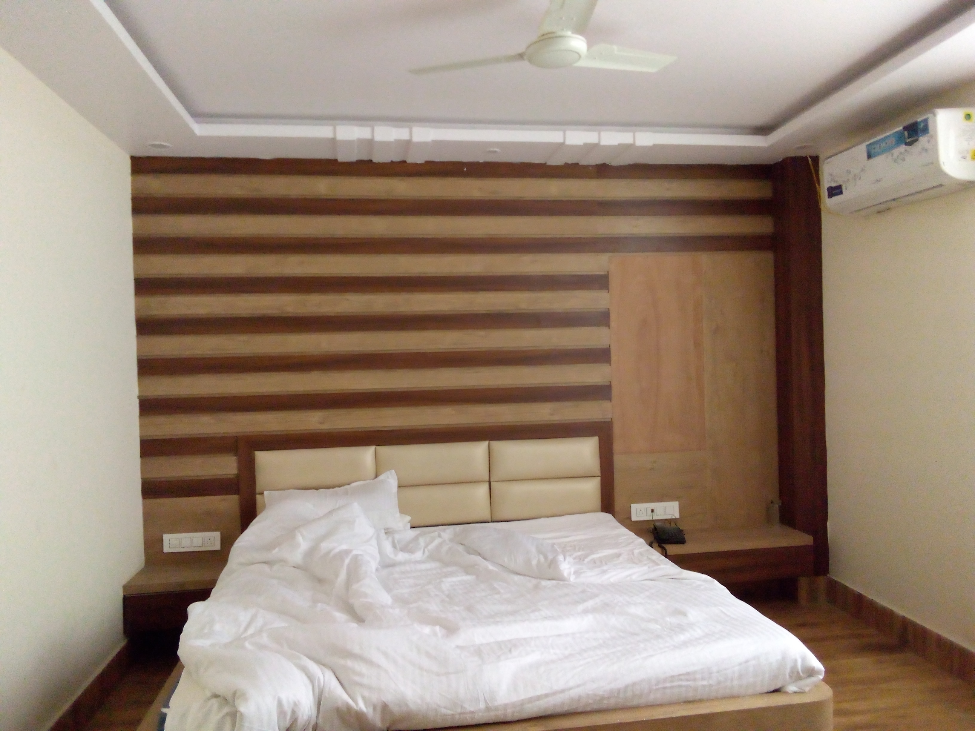 Hotel Sky Blu - Tap to explore photos