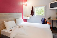 Rooms of hotelF1 Paris Pte de Montmartre