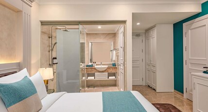 Mercure Nha Trang Beach Room Type - Classic Superior room, ideal for family - 1 double bed and 2 single beds Mercure Nha Trang Beach Room Type - Classic Superior room, ideal for family - 1 double bed and 2 single beds