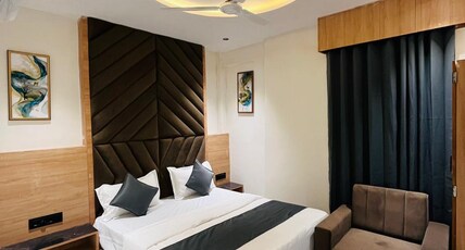 Hotel Pacific Inn Room Type - Deluxe Double Room