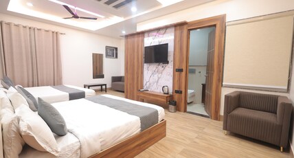 THE VRINDAVAN INN, Vrindavan-Near Prem Mandir Room Type - Family Room