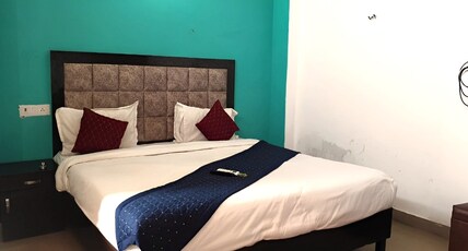 KEDAR GUEST HOUSE AND HEECHKI Room Type - Deluxe Room KEDAR GUEST HOUSE AND HEECHKI Room Type - Deluxe Room
