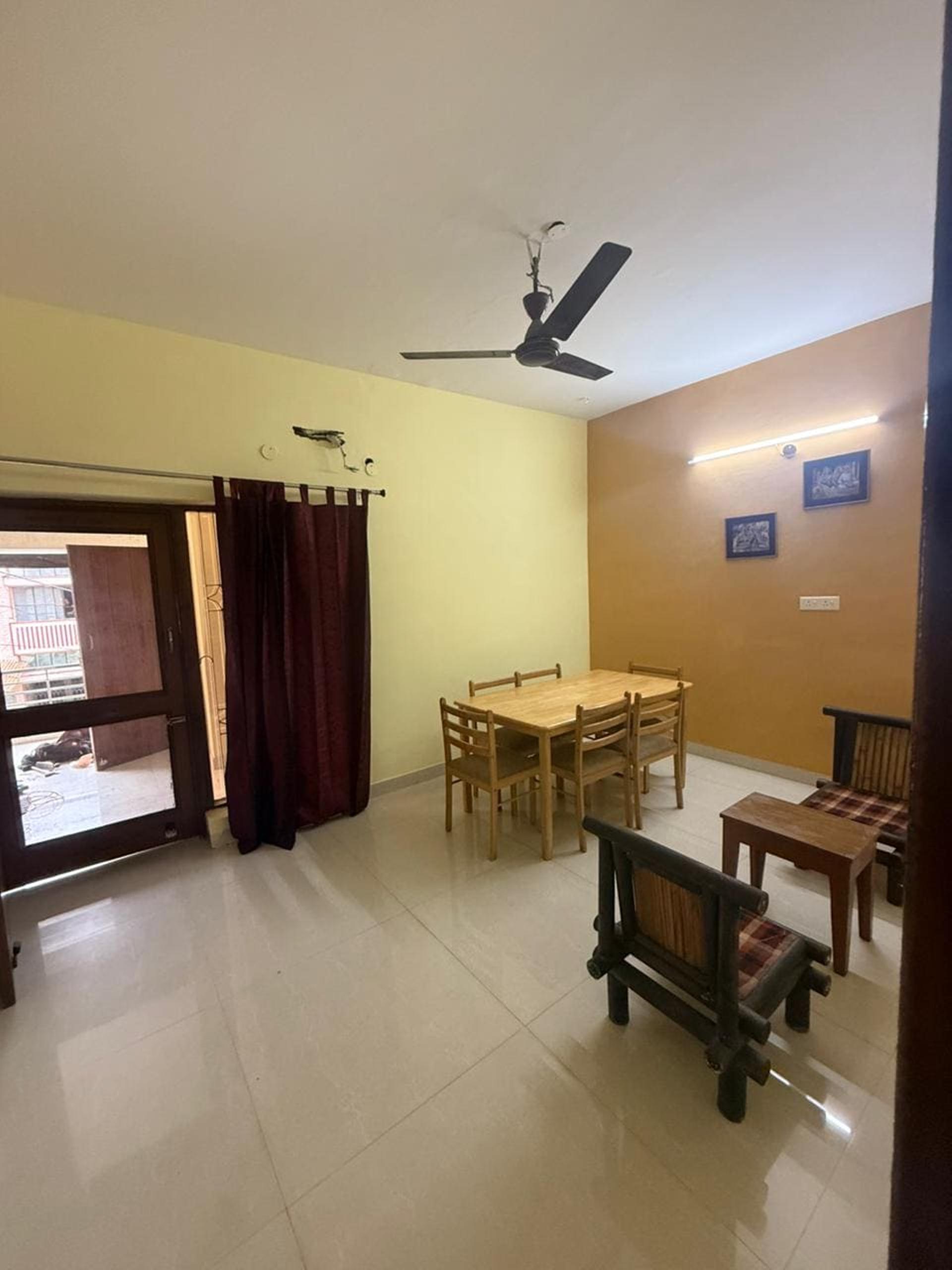 Central Chandigarh Homestay - Tap to explore photos