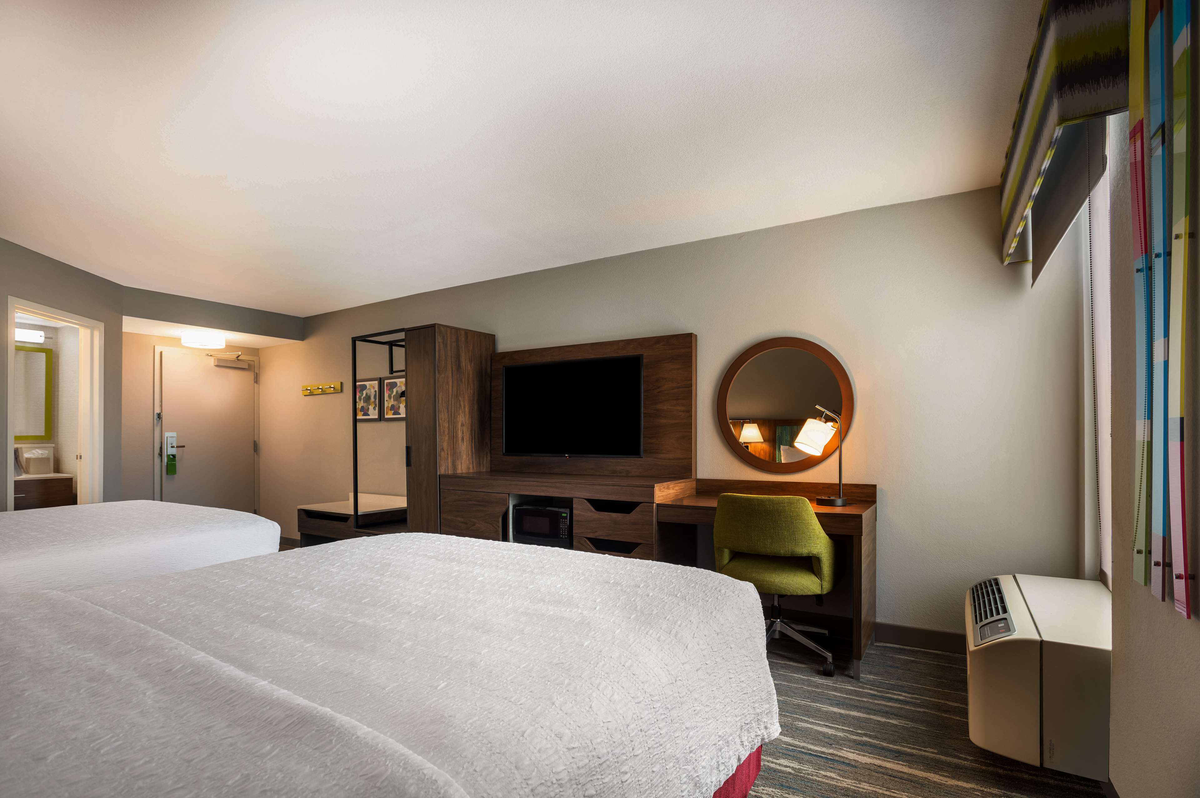 Hampton Inn by Hilton Gadsden - Tap to explore photos