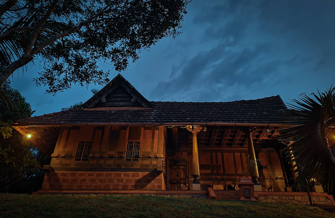 Thejas Resorts Room Type - Nalukettu Traditional Villa for 3 Guests