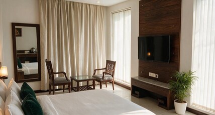 Hotel Oasis One Room Type - Deluxe Double or Twin Room Hotel Oasis One Room Type - Deluxe Double or Twin Room