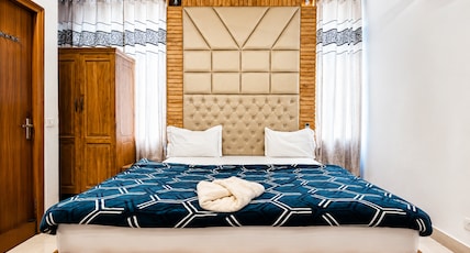 THE SILVER OAK BANQUET & MOTEL Room Type - Deluxe AC Bed Room with Balcony