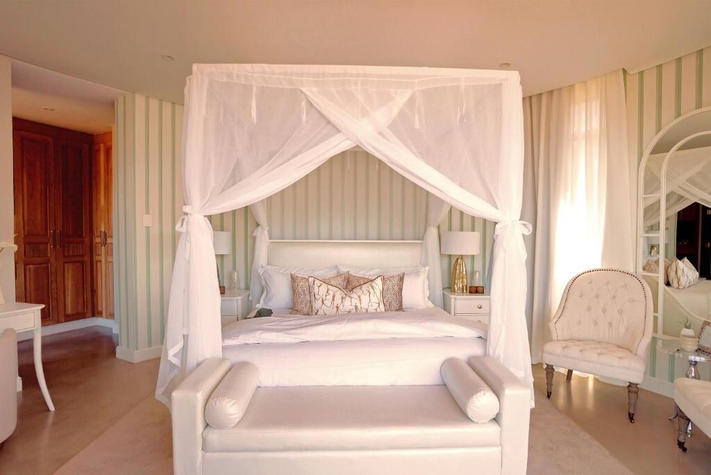 Jumeirah Thanda Safari - Tap to explore photos