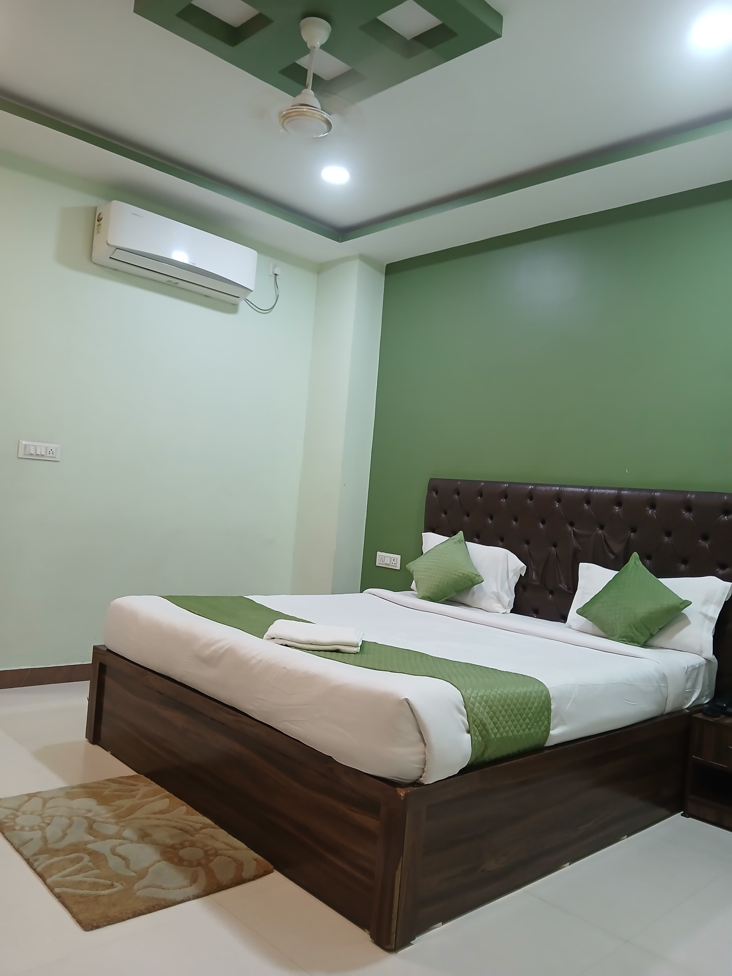 Hotel Mahaveer Paradise Bilaspur - Tap to explore photos