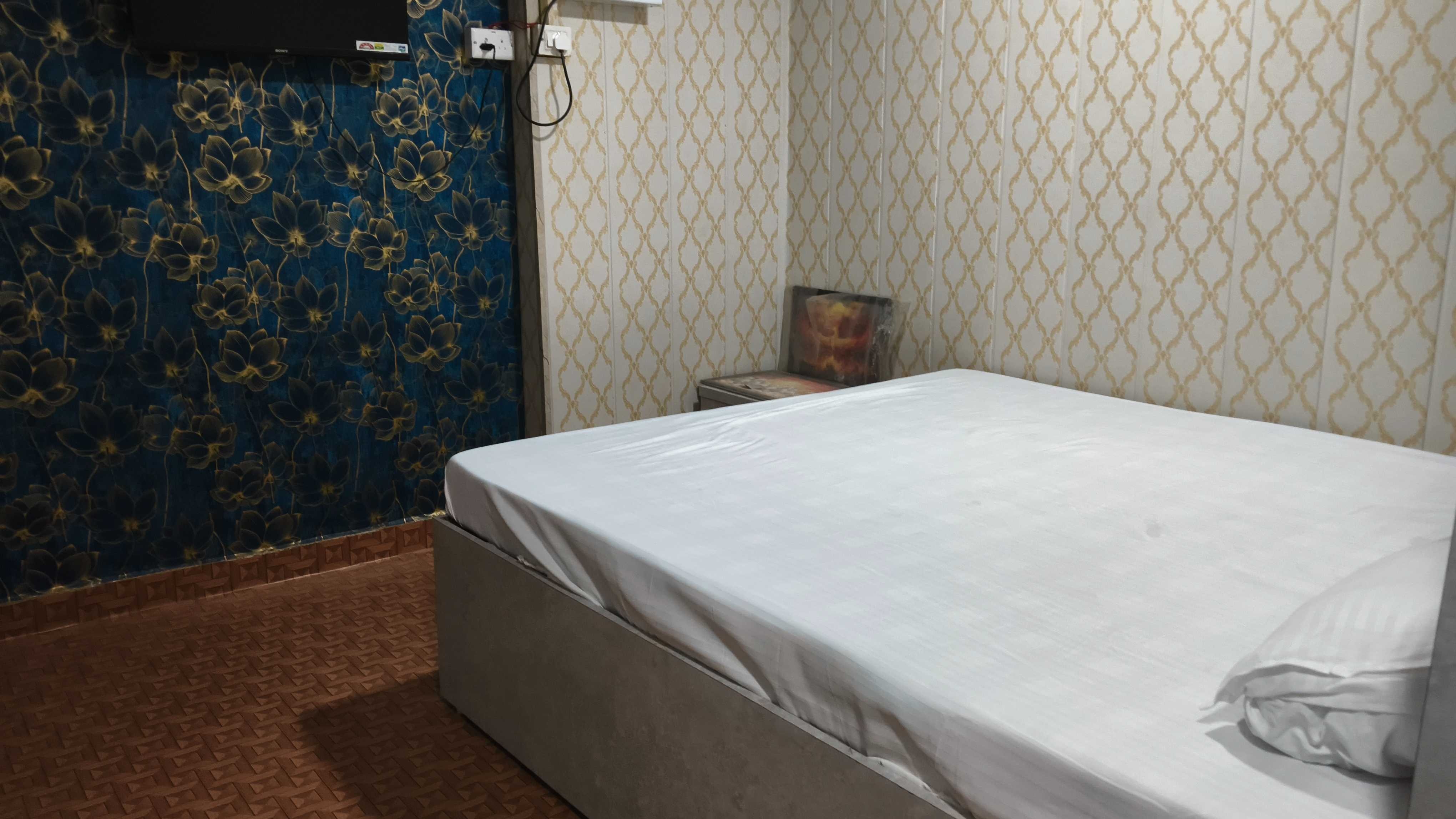 Hotel O Anshu Guest house - Tap to explore photos