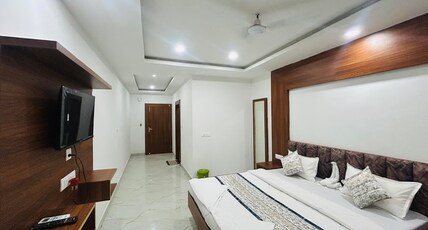 Riya Raushan Hotel & Resort Room Type - Deluxe Room with City View