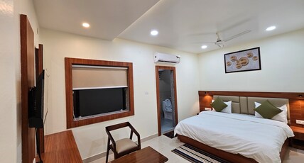 Hotel Sunrise Room Type - DELUXE AC ROOM