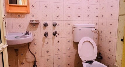 Hotel Laxman Ganga Room Type - Deluxe AC Room