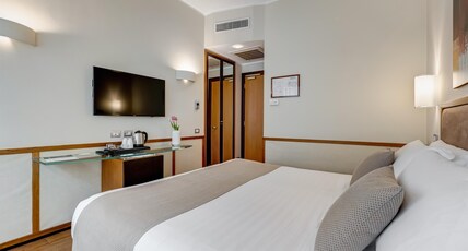 Best Western Hotel Piccadilly Room Type - 1 Queen And 1 Single, Comfort Room, Extra Bed Best Western Hotel Piccadilly Room Type - 1 Queen And 1 Single, Comfort Room, Extra Bed
