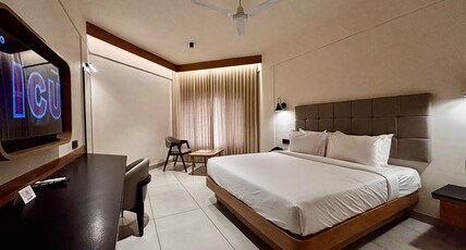 Manuelsons Malabar Palace Room Type - DELUXE ROOM