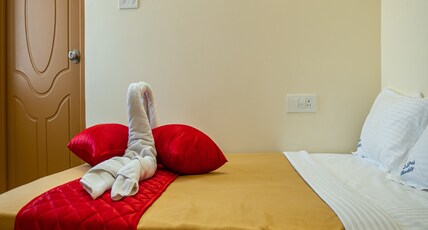 LE SURESH GUEST HOUSE Room Type - Deluxe Room Without Balcony