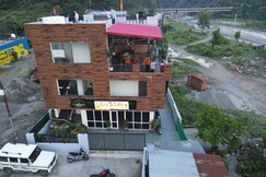 Address of Cap10 Cafe