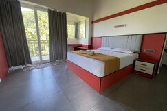 Nutmeg shades Munnar