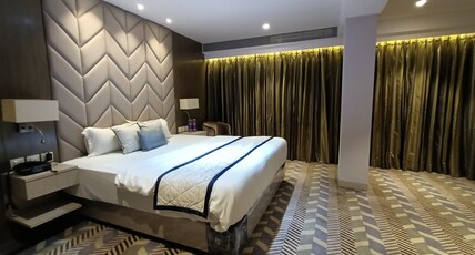 Hotel Highway Inn Room Type - Suite Room