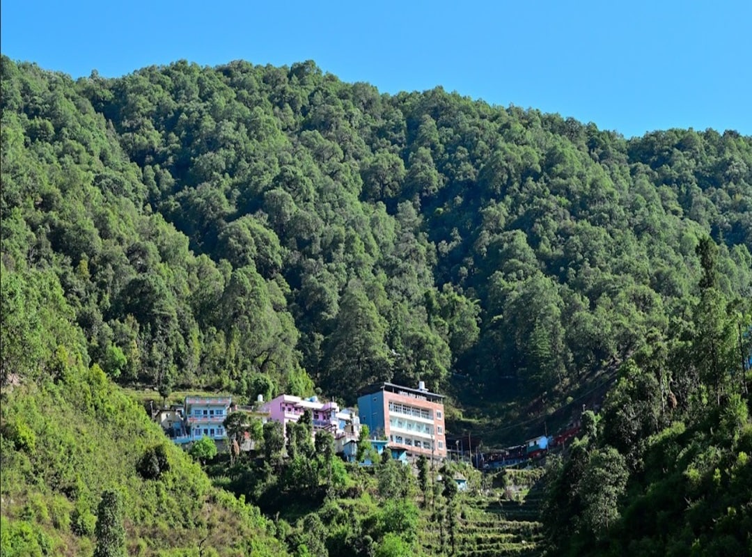 Hotel Deep Khirsu - Tap to explore photos