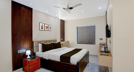 Super Townhouse Puri Bypass Crossway Formerly Hotel Pratee Heights Room Type - Deluxe With Ganga View