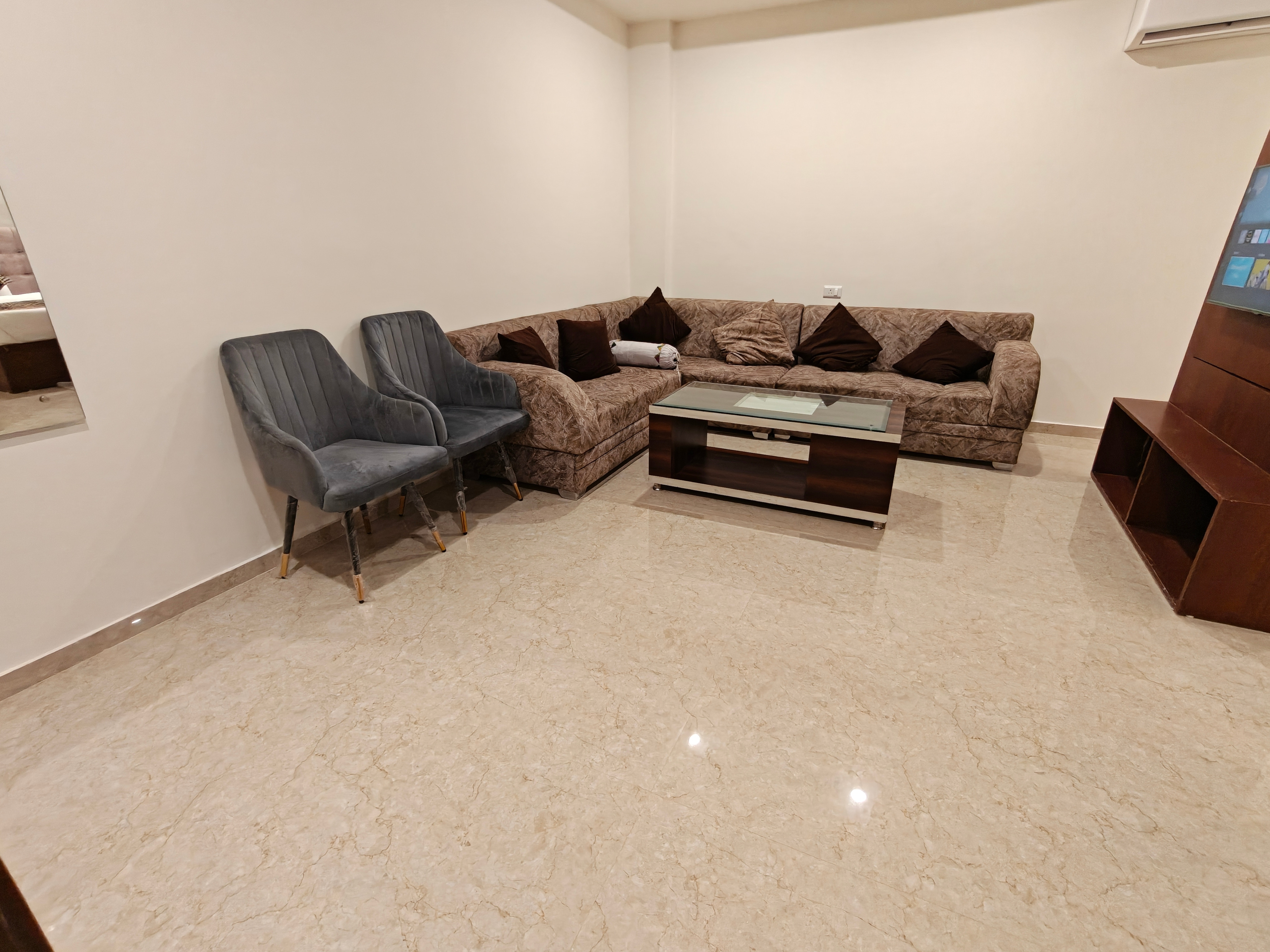 99MILESTONEE HOTEL SIRSA - Tap to explore photos