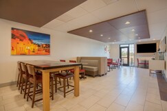 Holiday Inn Express & Suites DAVIS - UNIVERSITY AREA