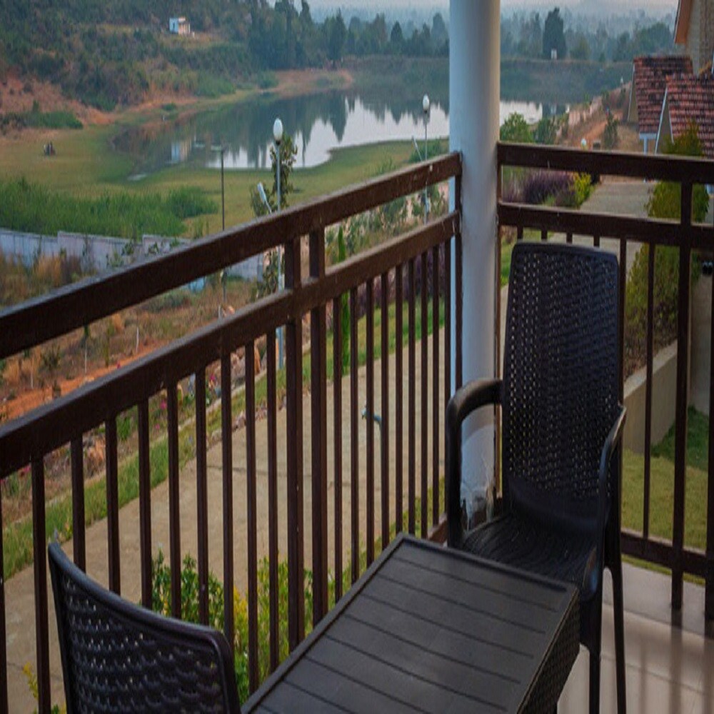 Tuli Suites - Tap to explore photos