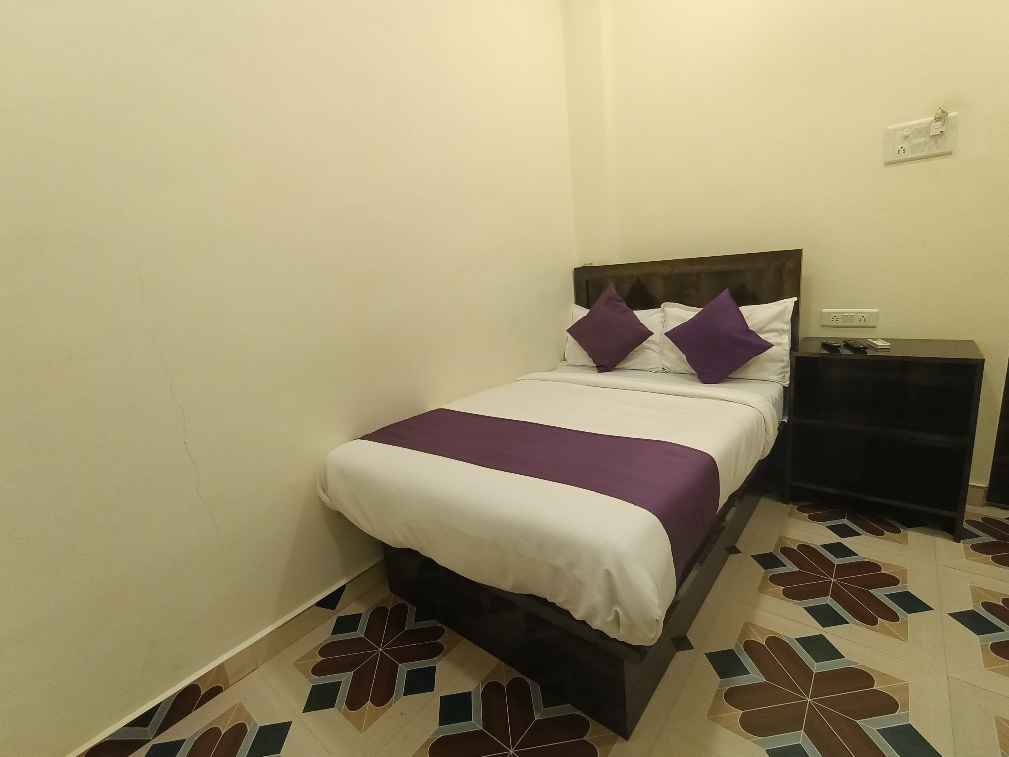 Hotel Star of Kurla - Tap to explore photos