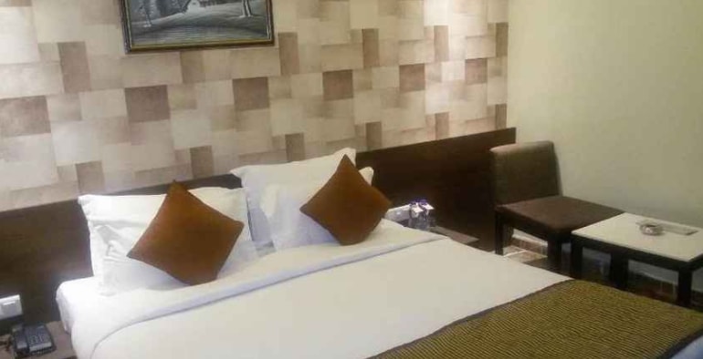 King's Kraft Stay Inn - Tap to explore photos