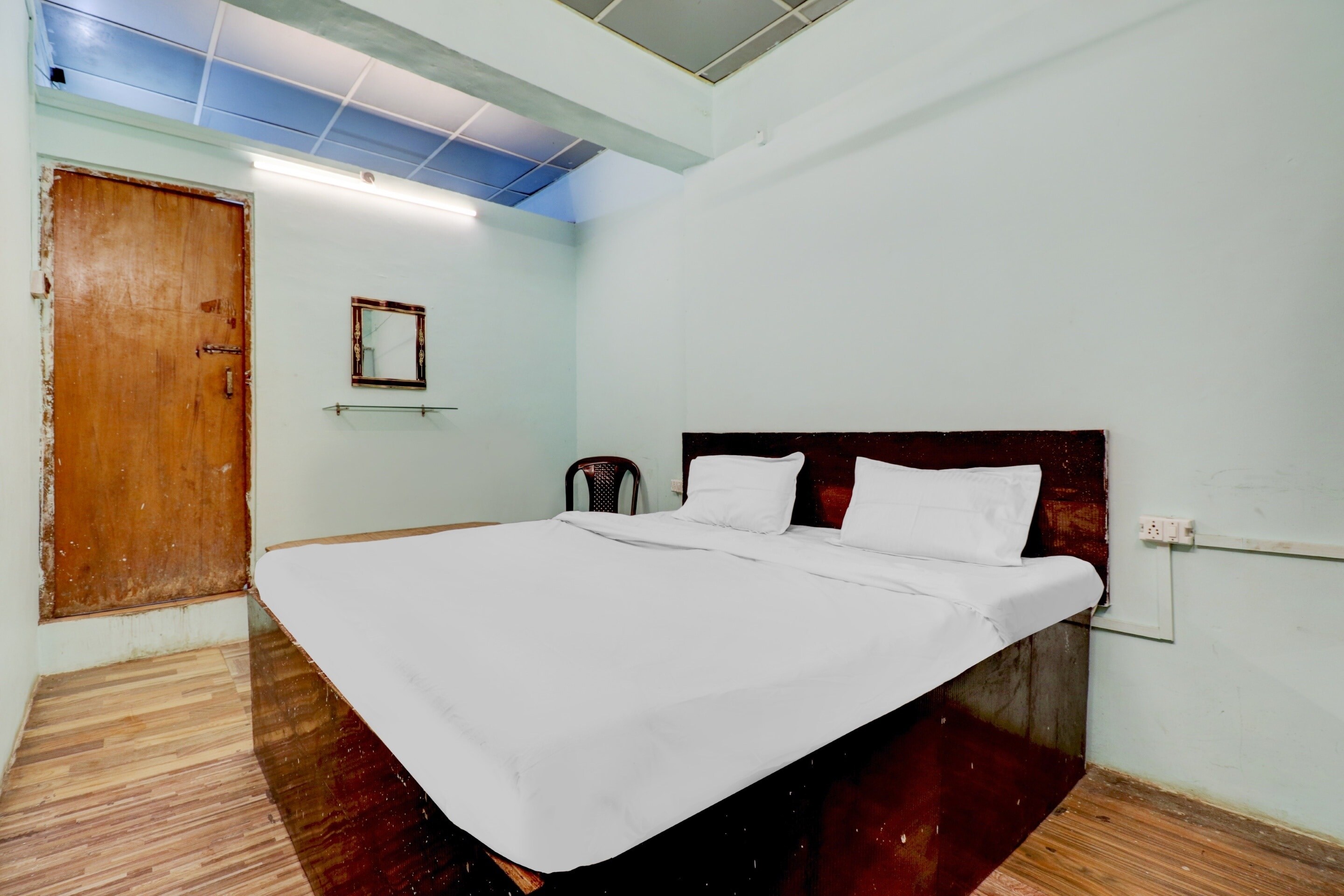 Hotel O Shree Radha Guest House - Tap to explore photos