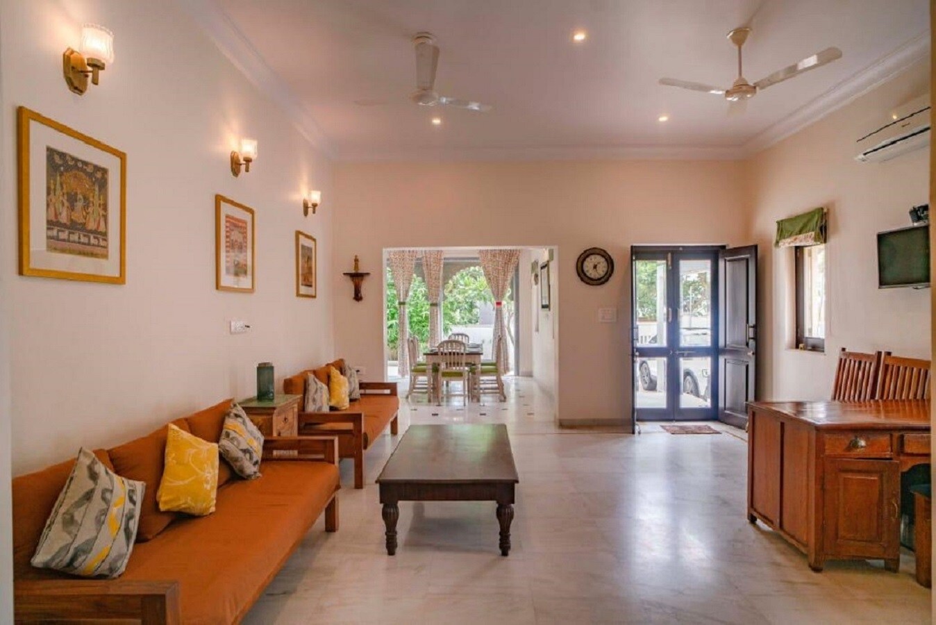 Villa Sagat Raaso Luxury Stay in Udaipur - Tap to explore photos