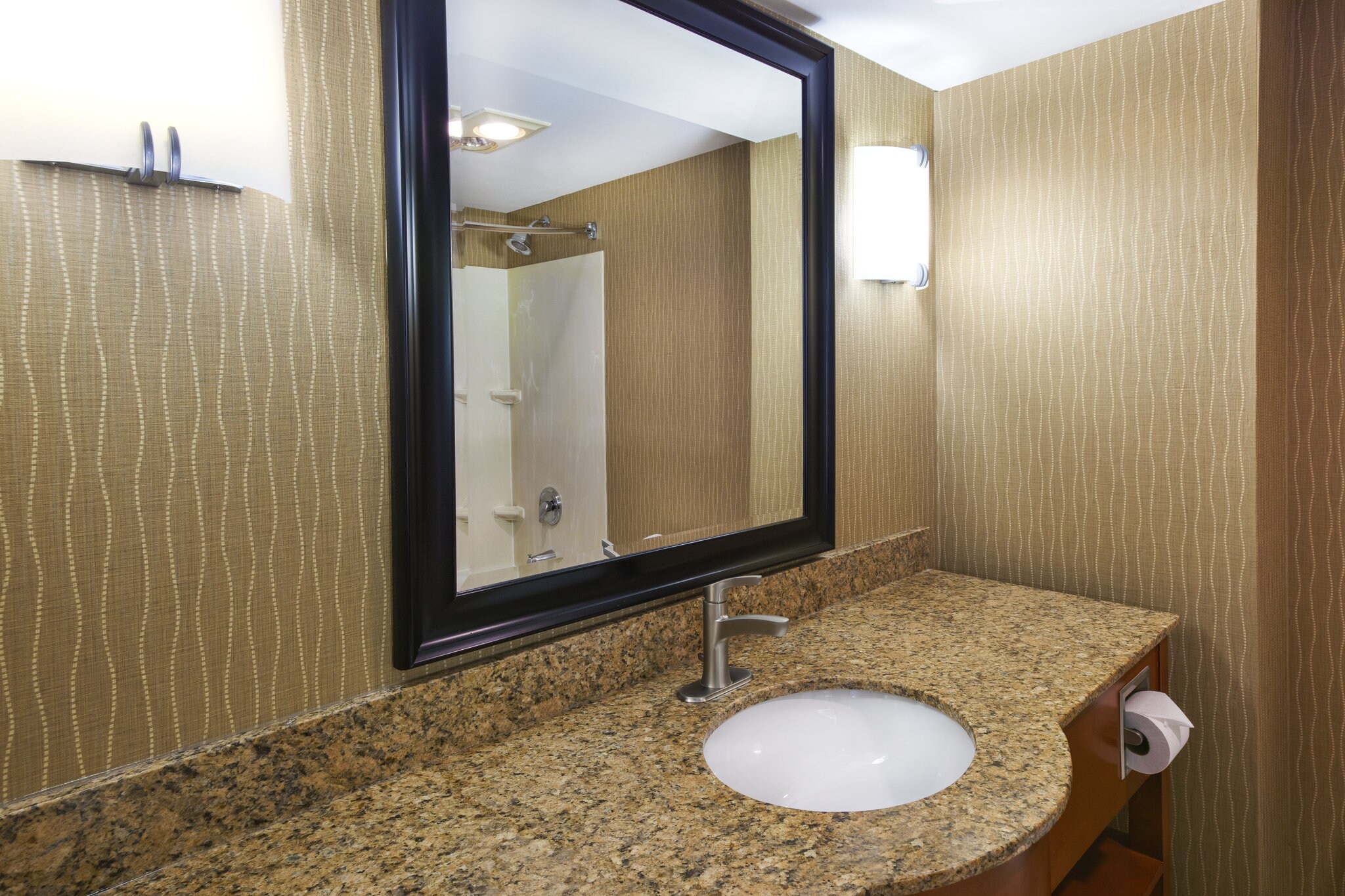 Holiday Inn Hotel & Suites BOLINGBROOK - Tap to explore photos