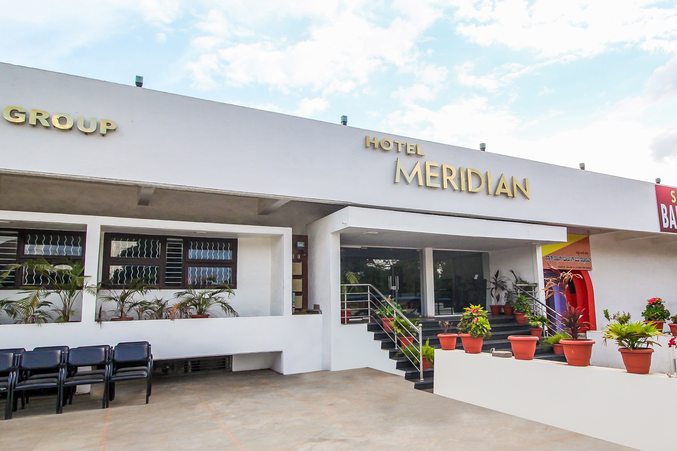 Hotel O Meridian - Tap to explore photos