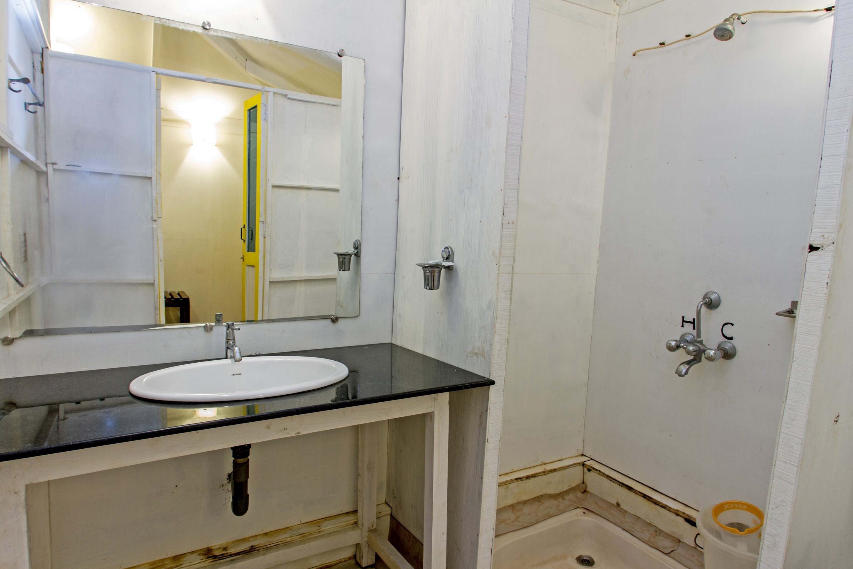 Cuba Premium Huts - Tap to explore photos