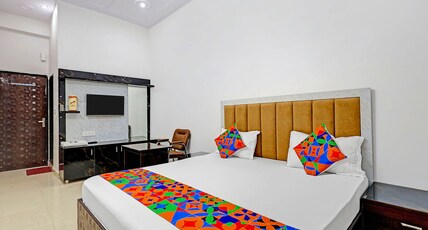 FabHotel Shri Hari Singh Dham Room Type - Deluxe Room
