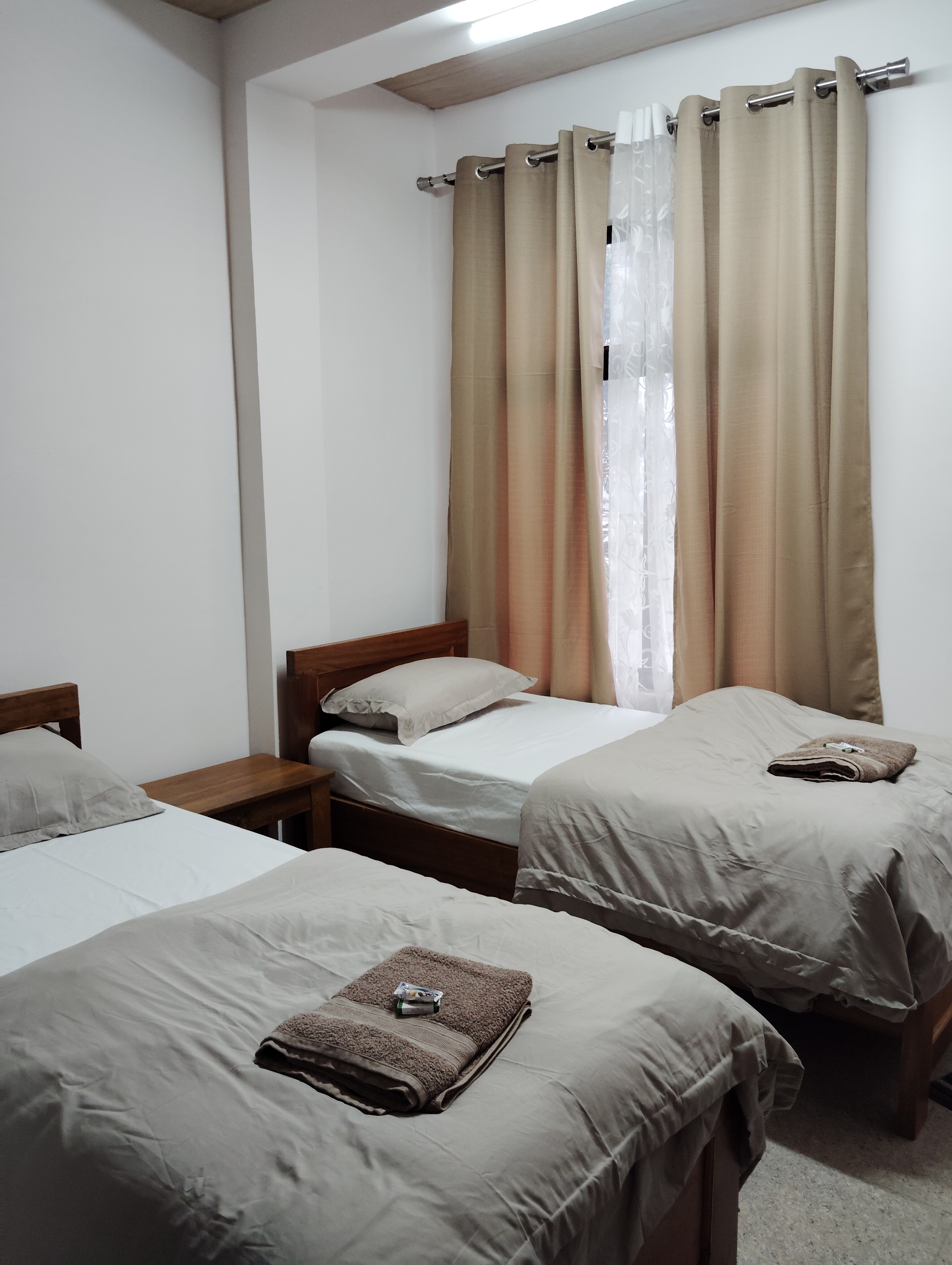 Petenouneki homestay delux1 - Tap to explore photos