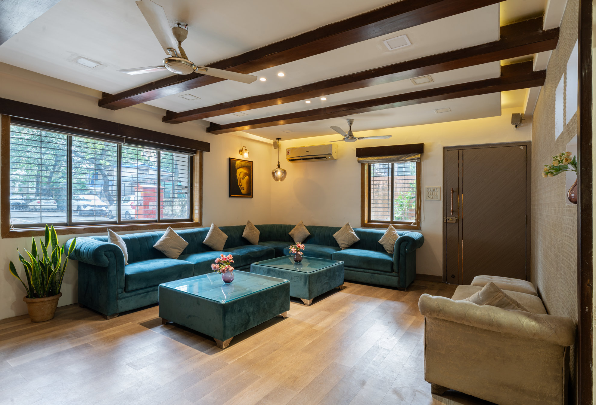 Peacock Perch 5 BHK Luxury Spacez Villa - Tap to explore photos