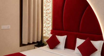 Hotel Sai Palace Room Type - Deluxe Hotel Sai Palace Room Type - Deluxe