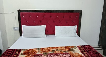 Daksh Hotel Room Type - Deluxe Room