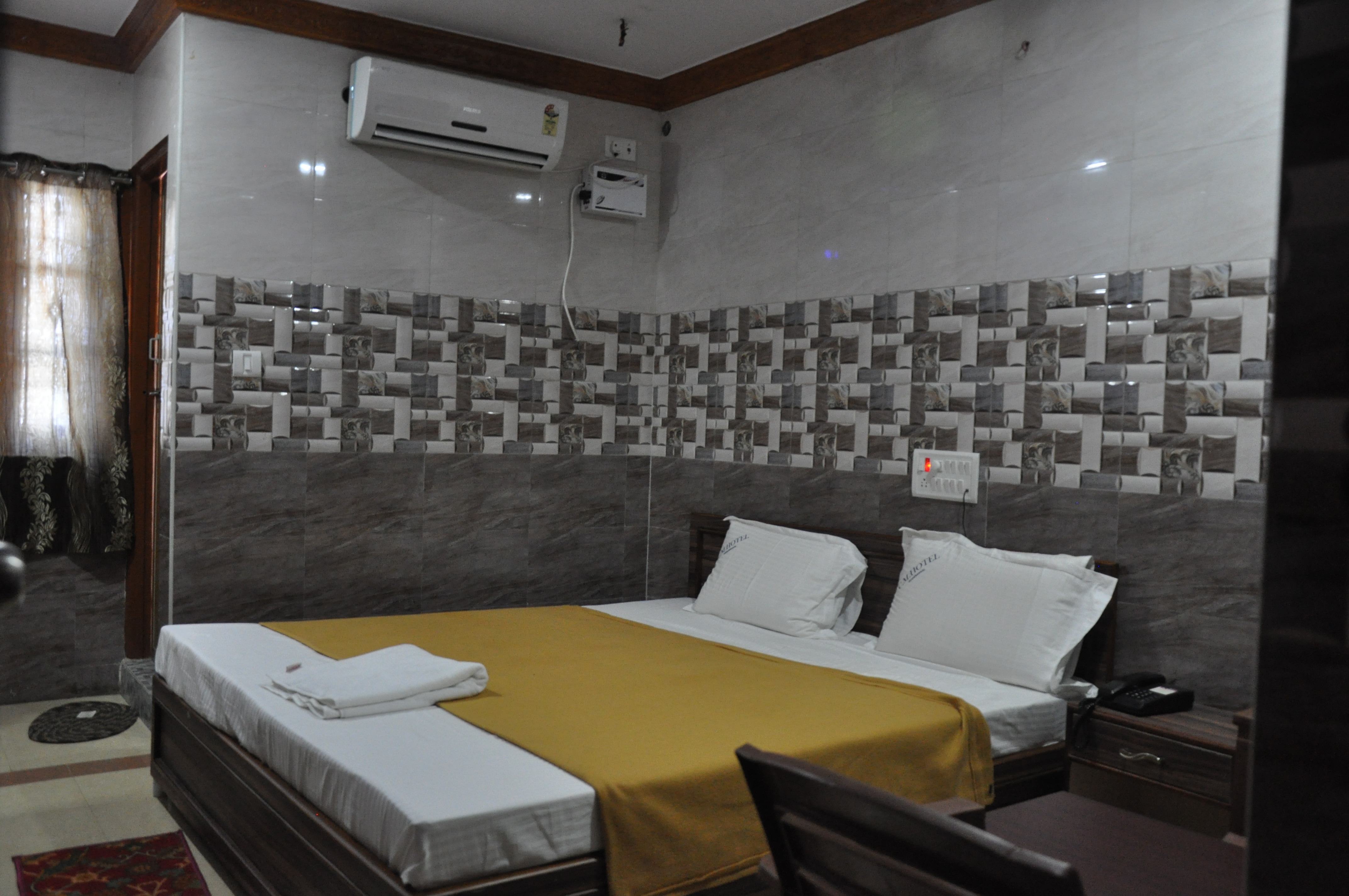 CM HOTEL - Tap to explore photos