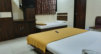Alankar Lodge Room Type - Deluxe Room Ac