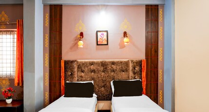 Hotel O SAS ROYAL GALAXY Room Type - Classic