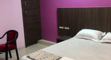 Chanda palace guest house Room Type - Presidential Suite (Ac)- 1 Double Bed