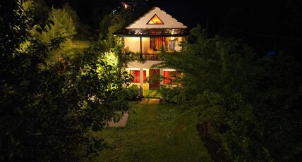 Thehraav By The River - Mudhouse Odyssey Room Type - Family Room With Balcony